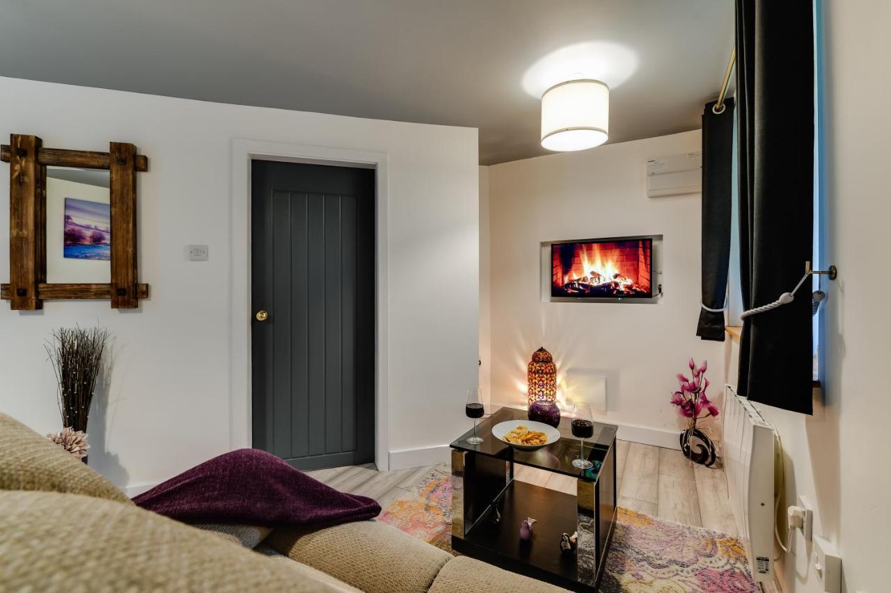 1 Bedroom Swinley Apartment L Free Parking L Wigan Royal Infirmary L Haigh Hall L Central Location Ngoại thất bức ảnh