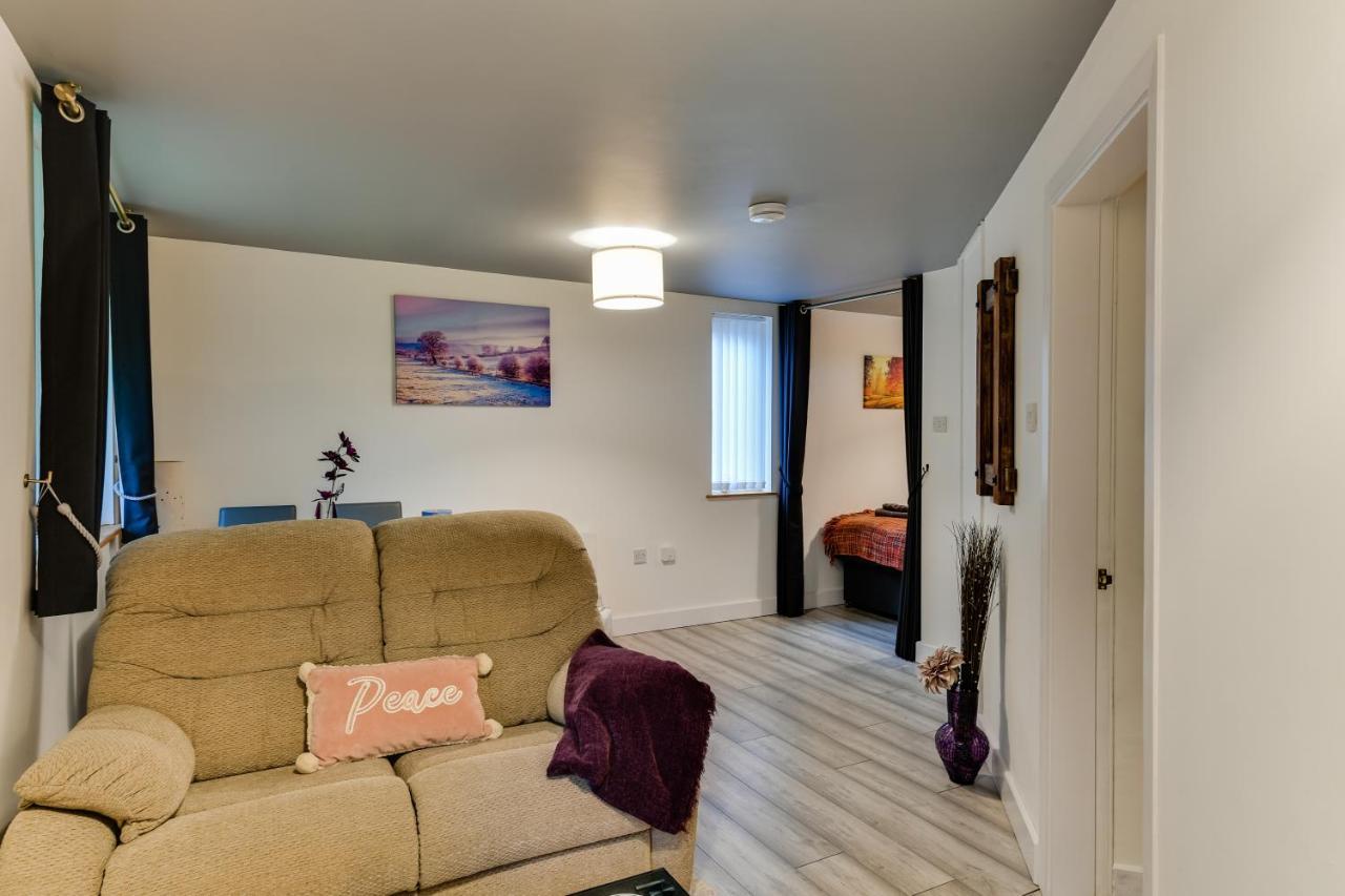 1 Bedroom Swinley Apartment L Free Parking L Wigan Royal Infirmary L Haigh Hall L Central Location Ngoại thất bức ảnh