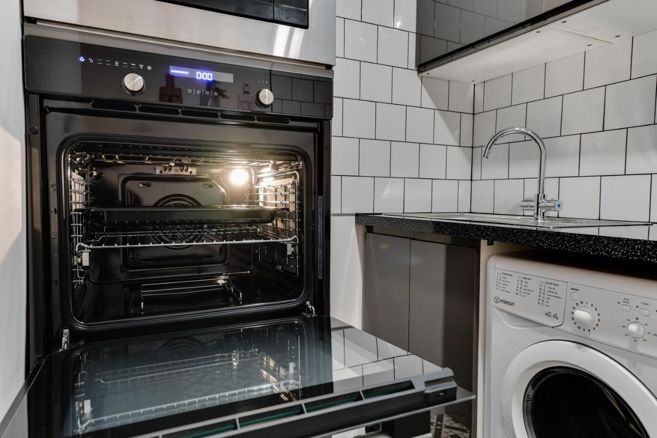 1 Bedroom Swinley Apartment L Free Parking L Wigan Royal Infirmary L Haigh Hall L Central Location Ngoại thất bức ảnh